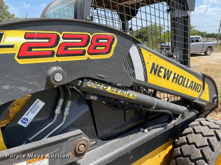 image for item KE9339 2016 New Holland L228  skid steer loader