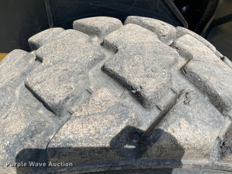 image for item KE9339 2016 New Holland L228  skid steer loader