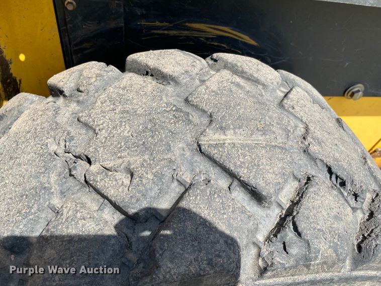 image for item KE9339 2016 New Holland L228  skid steer loader