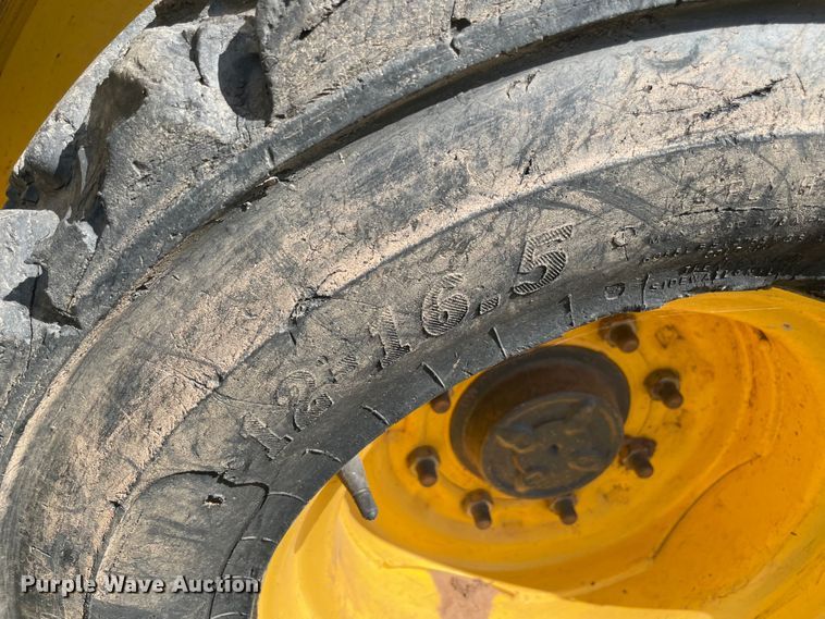 image for item KE9339 2016 New Holland L228  skid steer loader