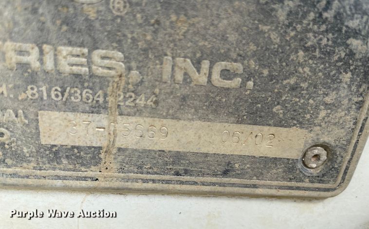 image for item KE9340 2002 International 7400  digger derrick truck