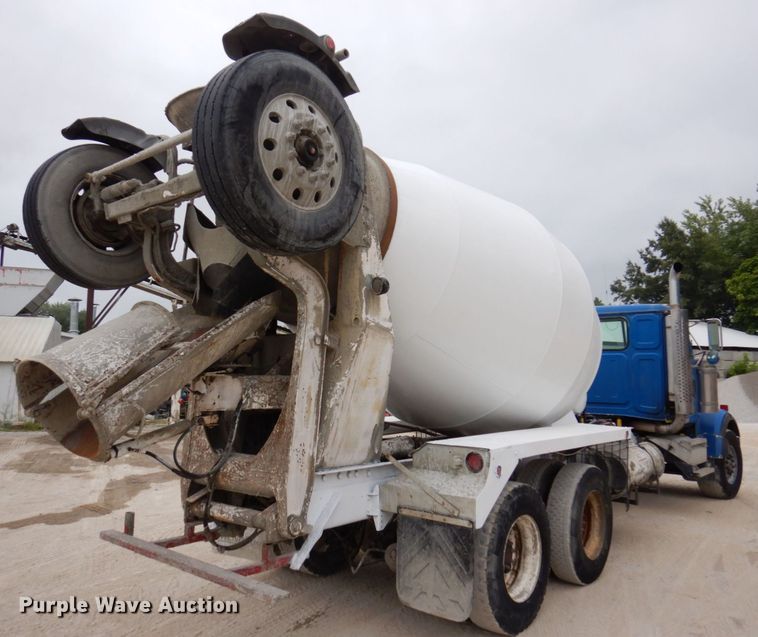 image for item KF9604 2001 Western Star 4964FX  ready mix truck