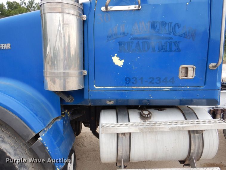 image for item KF9604 2001 Western Star 4964FX  ready mix truck