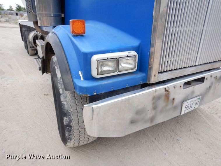 image for item KF9604 2001 Western Star 4964FX  ready mix truck