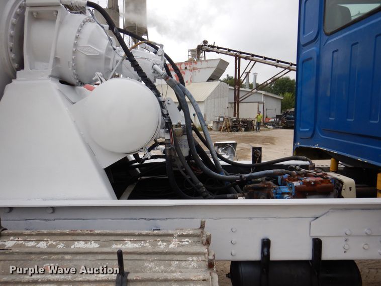 image for item KF9604 2001 Western Star 4964FX  ready mix truck