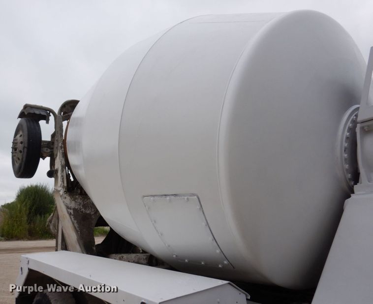 image for item KF9604 2001 Western Star 4964FX  ready mix truck