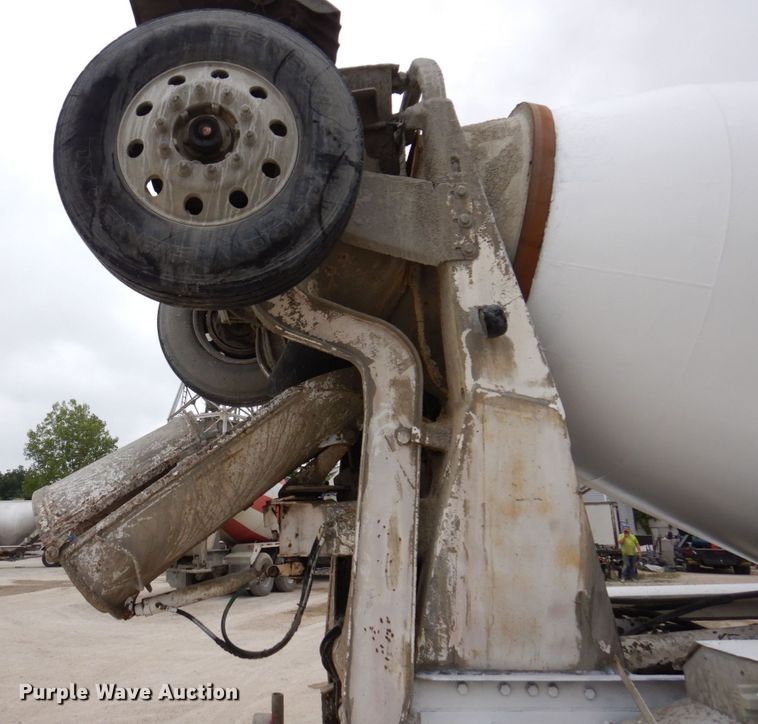 image for item KF9604 2001 Western Star 4964FX  ready mix truck