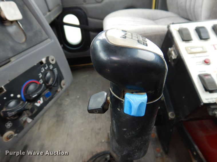 image for item KF9604 2001 Western Star 4964FX  ready mix truck