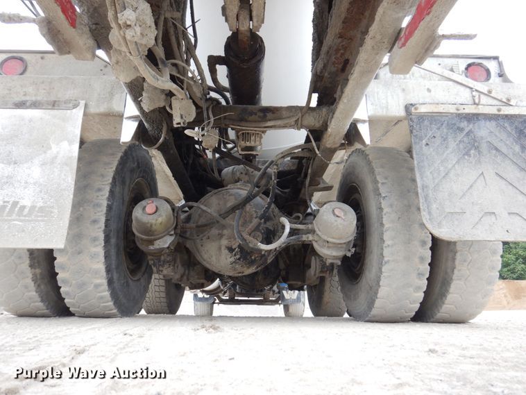 image for item KF9604 2001 Western Star 4964FX  ready mix truck