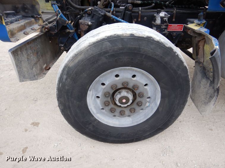 image for item KF9604 2001 Western Star 4964FX  ready mix truck