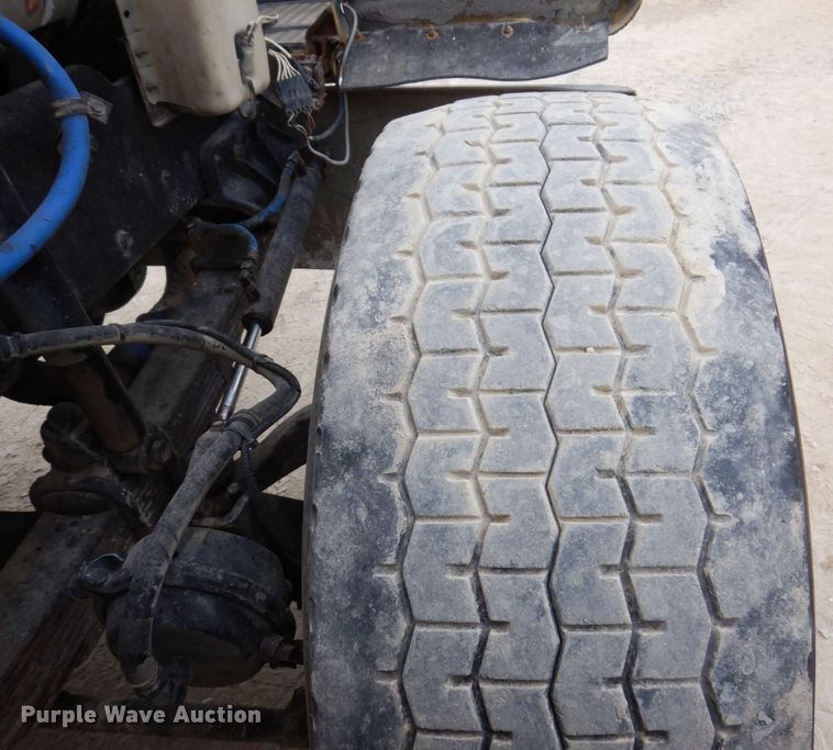 image for item KF9604 2001 Western Star 4964FX  ready mix truck