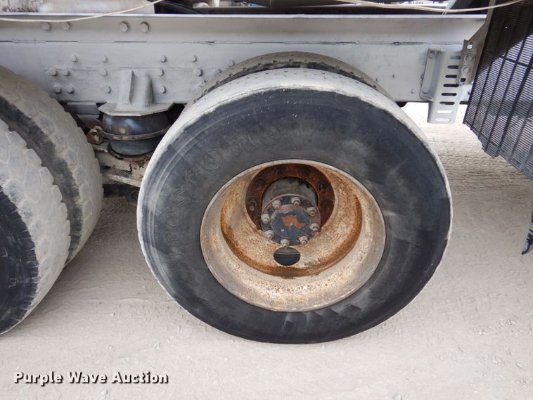 image for item KF9604 2001 Western Star 4964FX  ready mix truck