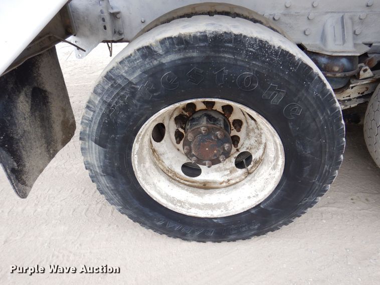 image for item KF9604 2001 Western Star 4964FX  ready mix truck