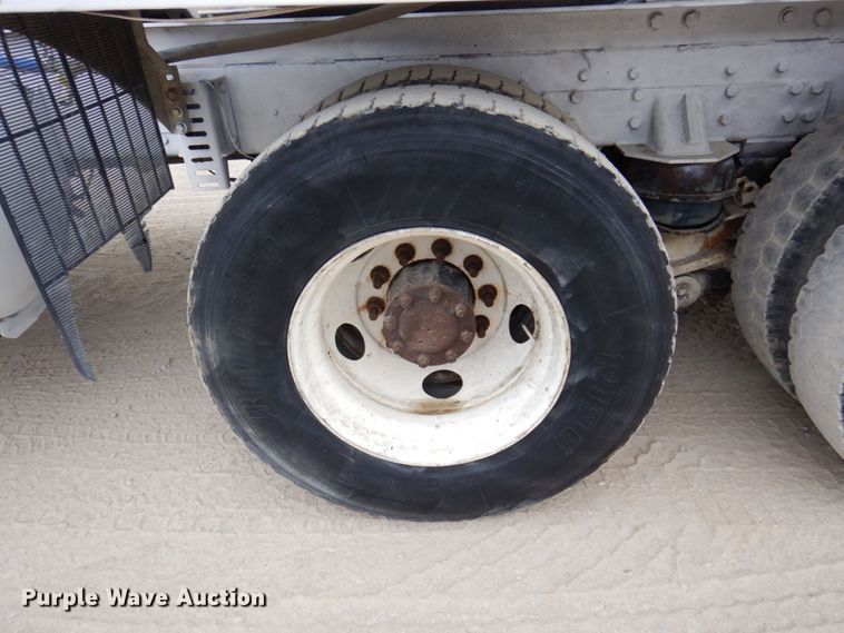 image for item KF9604 2001 Western Star 4964FX  ready mix truck