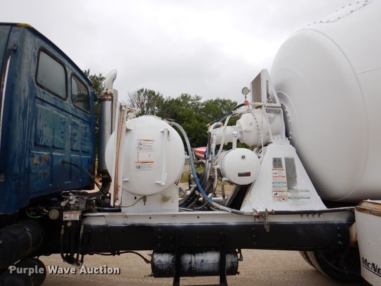 image for item KF9605 1999 Sterling LT9511  ready mix truck