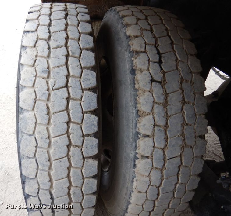 image for item KF9605 1999 Sterling LT9511  ready mix truck