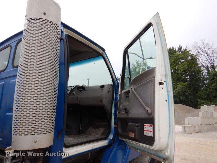 image for item KF9606 1999 Sterling LT9511  ready mix truck