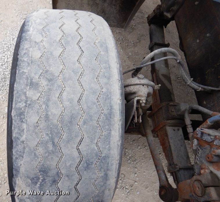 image for item KF9606 1999 Sterling LT9511  ready mix truck