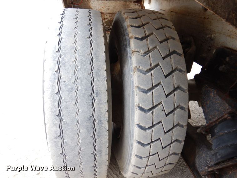 image for item KF9606 1999 Sterling LT9511  ready mix truck