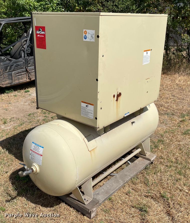 image for item KJ9715 Ingersoll Rand UP6-15-125  air compressor