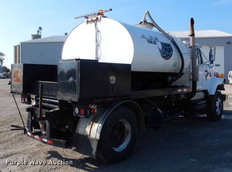 image for item KR9116 2000 International 2554  sewer jetter truck