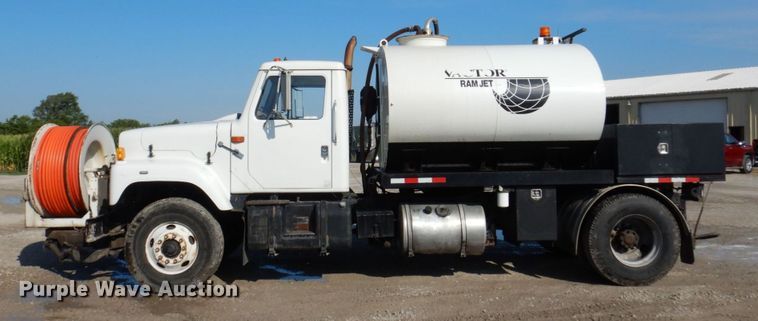 image for item KR9116 2000 International 2554  sewer jetter truck