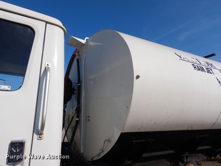 image for item KR9116 2000 International 2554  sewer jetter truck