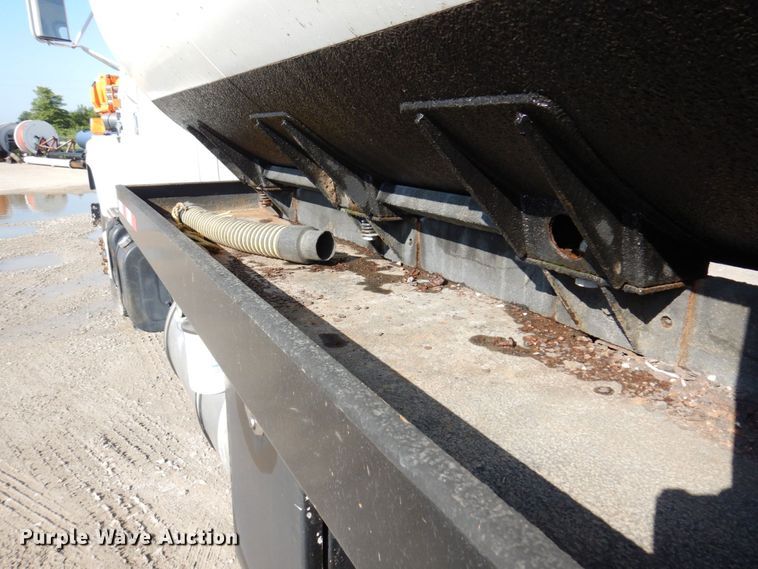 image for item KR9116 2000 International 2554  sewer jetter truck