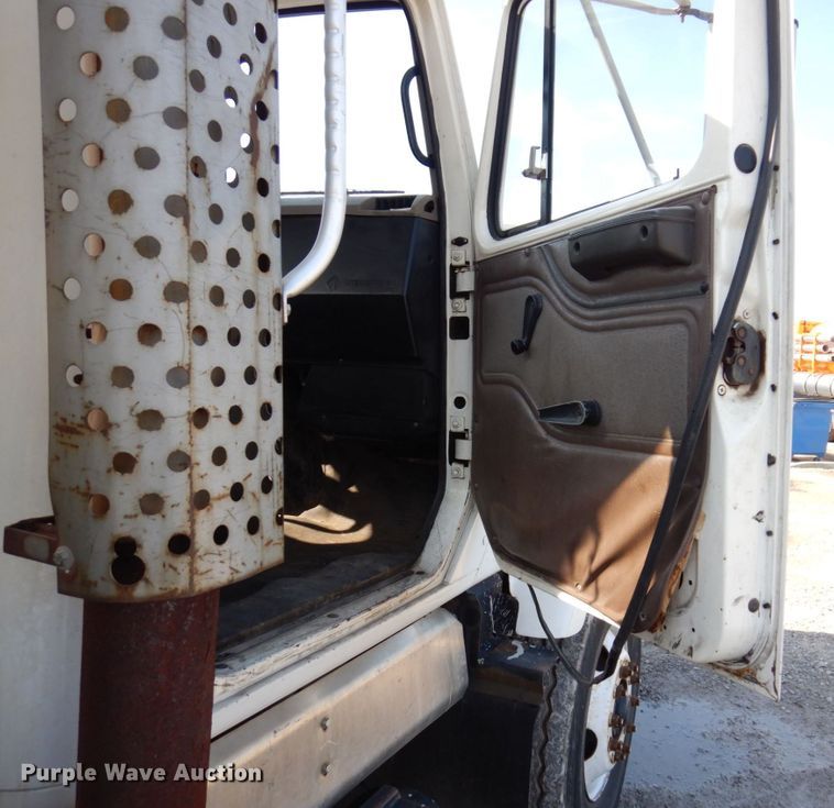 image for item KR9116 2000 International 2554  sewer jetter truck