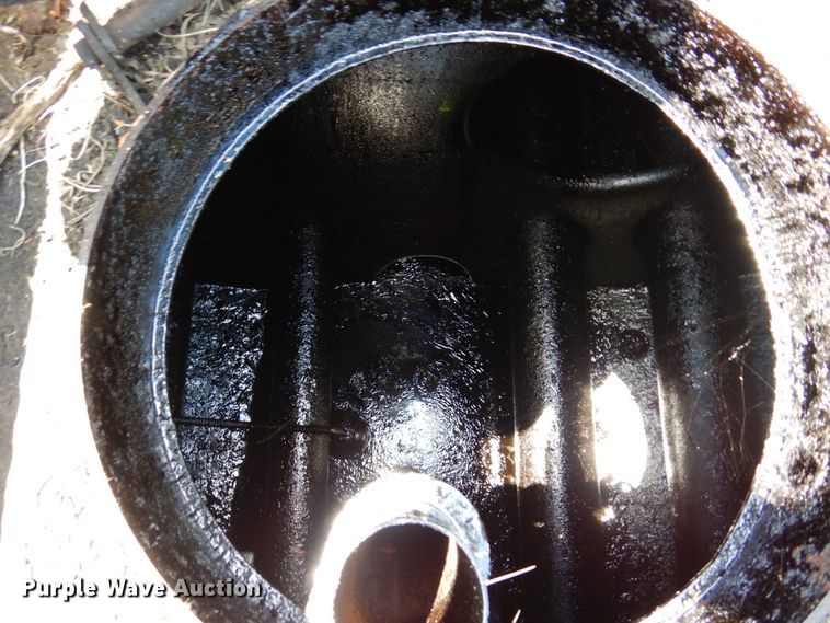 image for item KR9315 1995 Ford F800  asphalt tack distributor truck