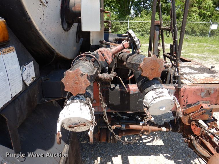 image for item KR9315 1995 Ford F800  asphalt tack distributor truck