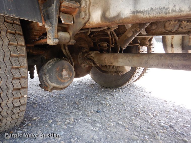 image for item KR9315 1995 Ford F800  asphalt tack distributor truck