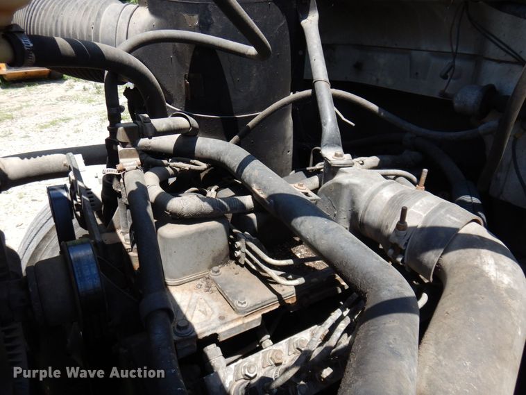 image for item KR9315 1995 Ford F800  asphalt tack distributor truck