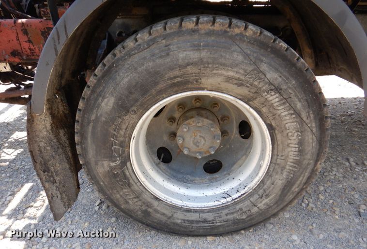 image for item KR9315 1995 Ford F800  asphalt tack distributor truck