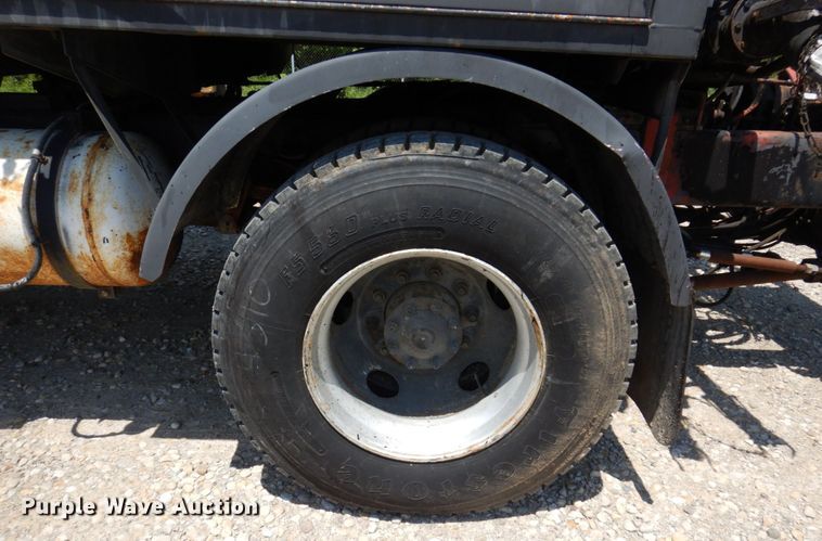 image for item KR9315 1995 Ford F800  asphalt tack distributor truck