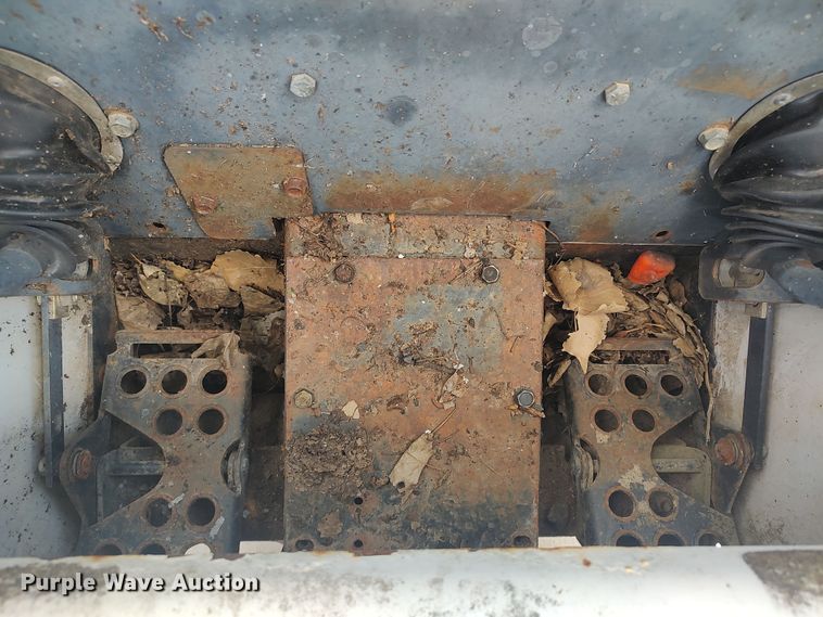 image for item LK9151 1998 Bobcat 763  skid steer loader