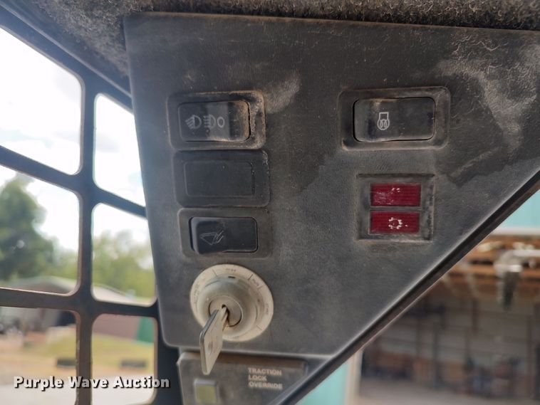 image for item LK9151 1998 Bobcat 763  skid steer loader