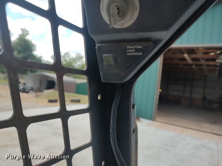 image for item LK9151 1998 Bobcat 763  skid steer loader