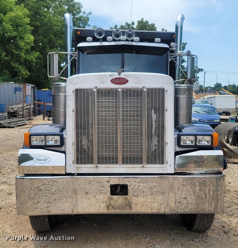 image for item LM9603 1993 Peterbilt 379  dump truck