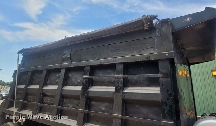 image for item LM9603 1993 Peterbilt 379  dump truck