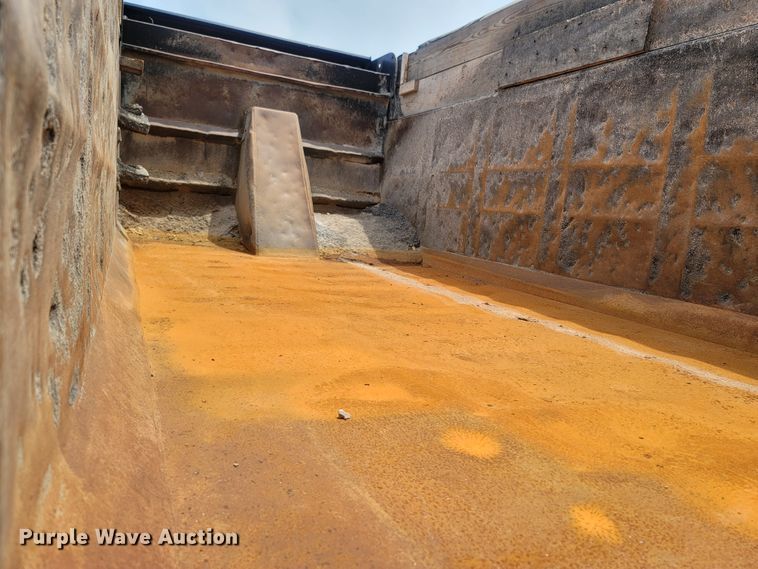 image for item LM9603 1993 Peterbilt 379  dump truck