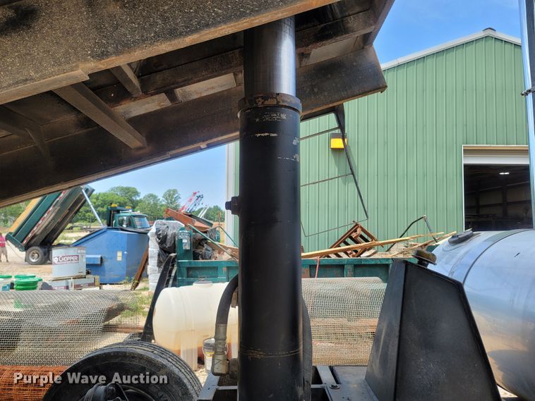 image for item LM9603 1993 Peterbilt 379  dump truck