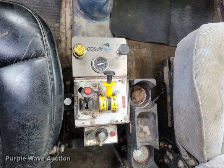 image for item LM9603 1993 Peterbilt 379  dump truck