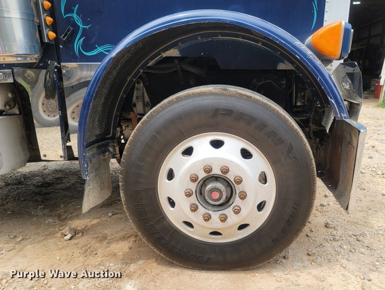 image for item LM9603 1993 Peterbilt 379  dump truck