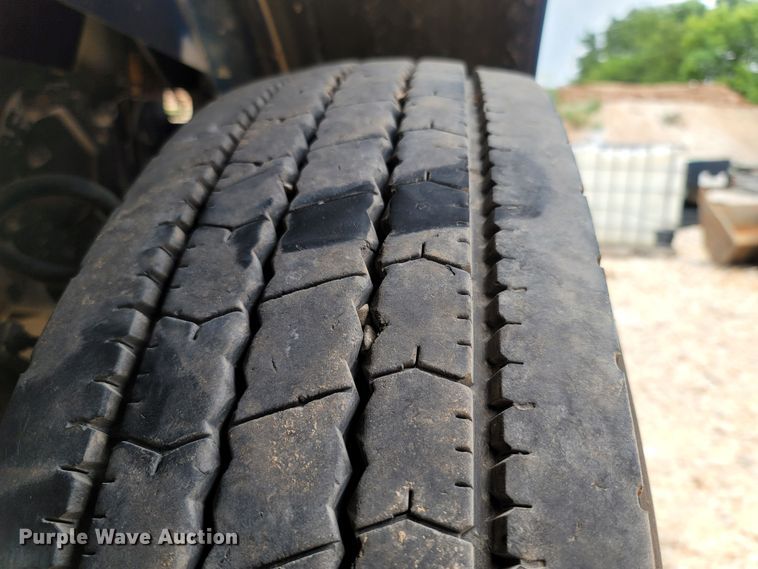 image for item LM9603 1993 Peterbilt 379  dump truck