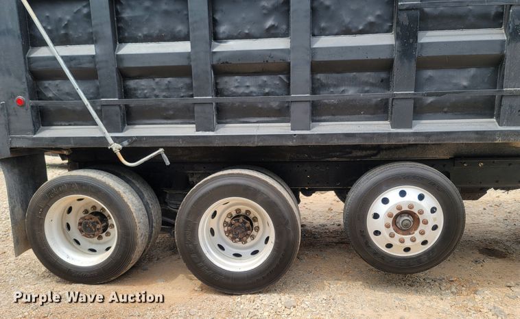 image for item LM9603 1993 Peterbilt 379  dump truck