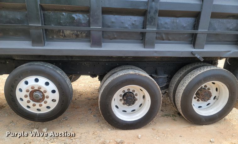 image for item LM9603 1993 Peterbilt 379  dump truck