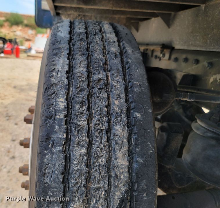 image for item LM9603 1993 Peterbilt 379  dump truck