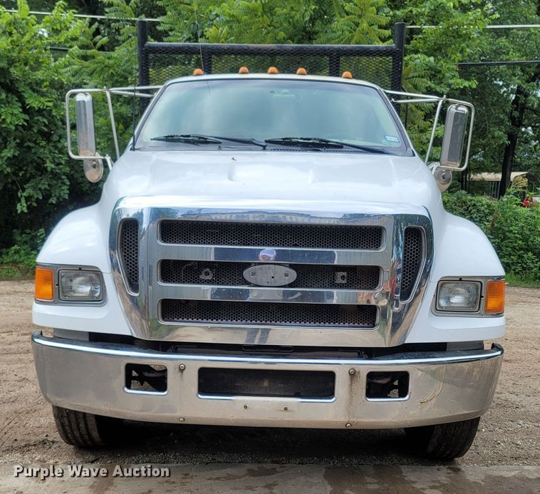 image for item LM9610 2006 Ford F650 Super Duty  flatbed truck