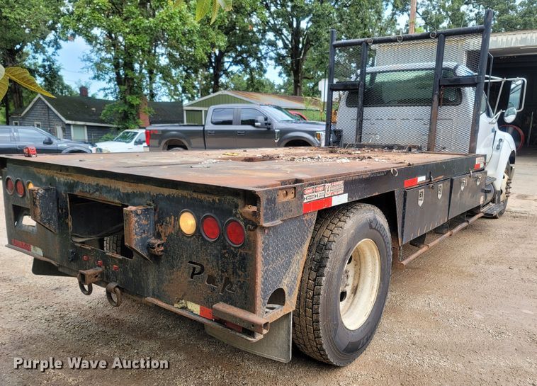 image for item LM9610 2006 Ford F650 Super Duty  flatbed truck